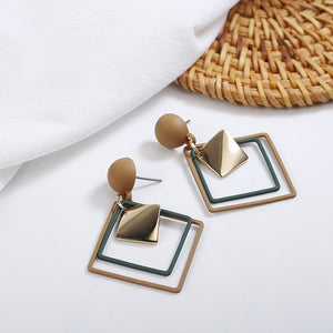 Retro Woman Fashion Statement Earrings